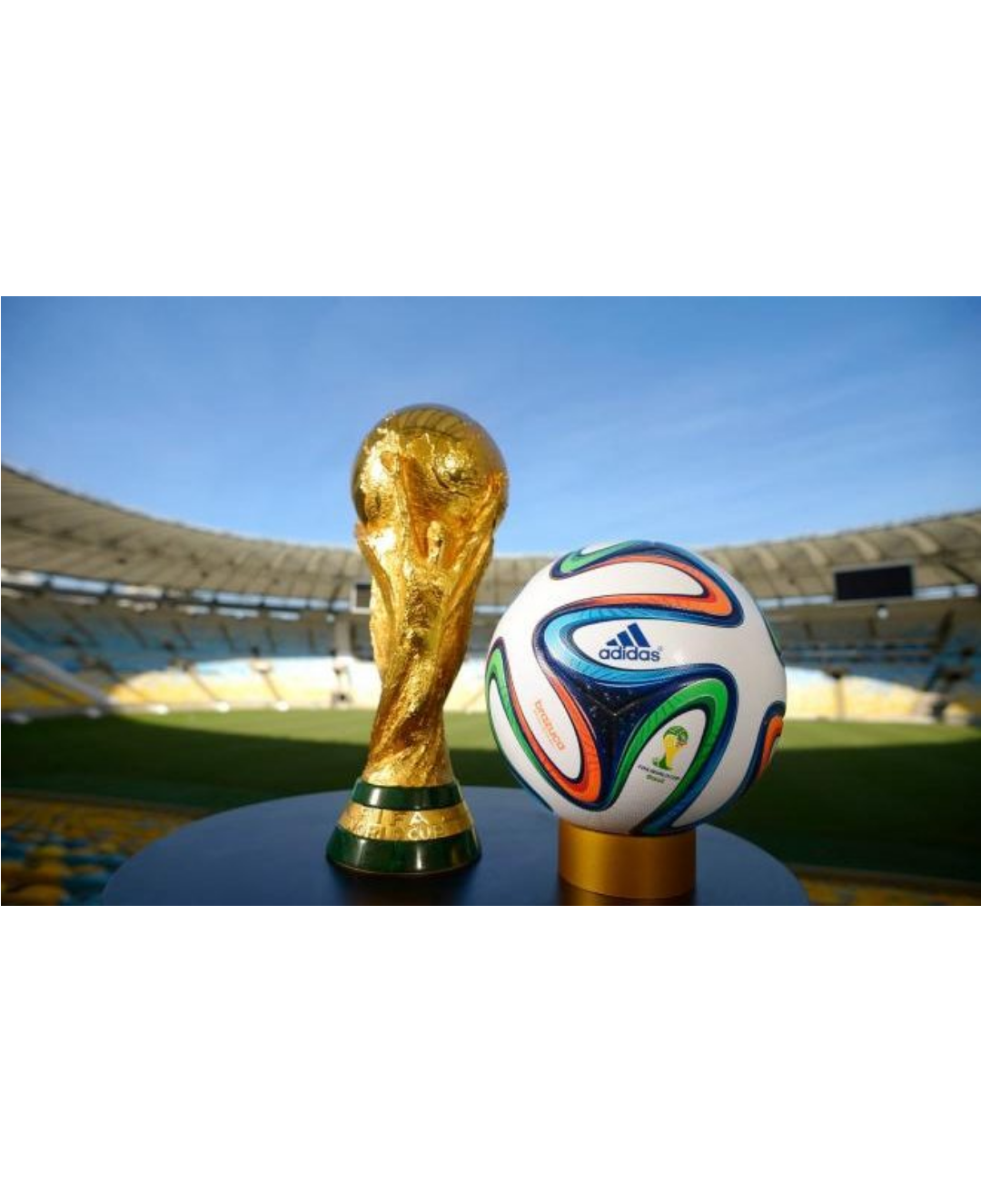سلطنة عمان تودع النسخة الأصلية لكأس العالم من دار الأوبرا السلطانية