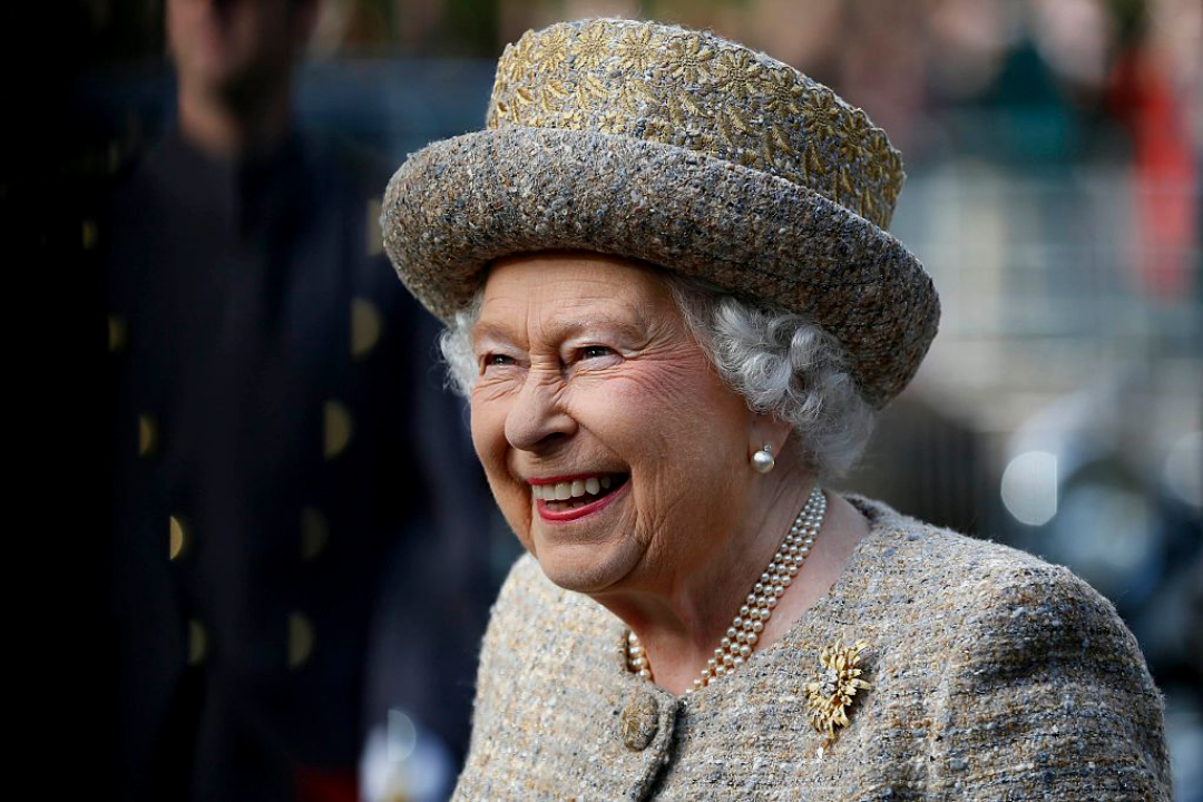 الحزن يخيم على العالم إثر وفاة ملكة بريطانيا إليزابيث الثانية