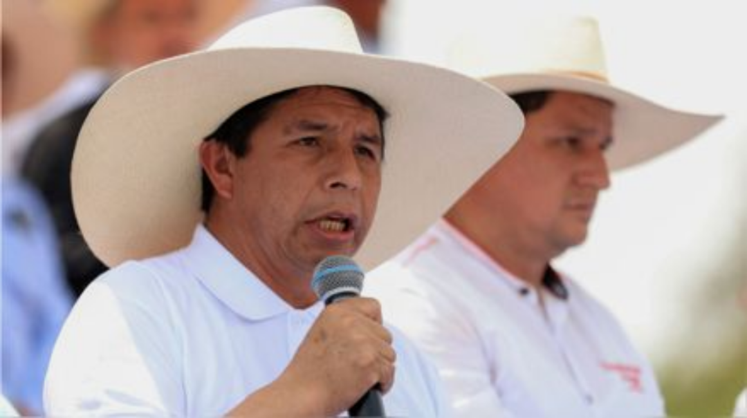 بعد حله البرلمان .. السلطات الأمنية في بيرو تعتقل الرئيس بيدرو كاستيلو
