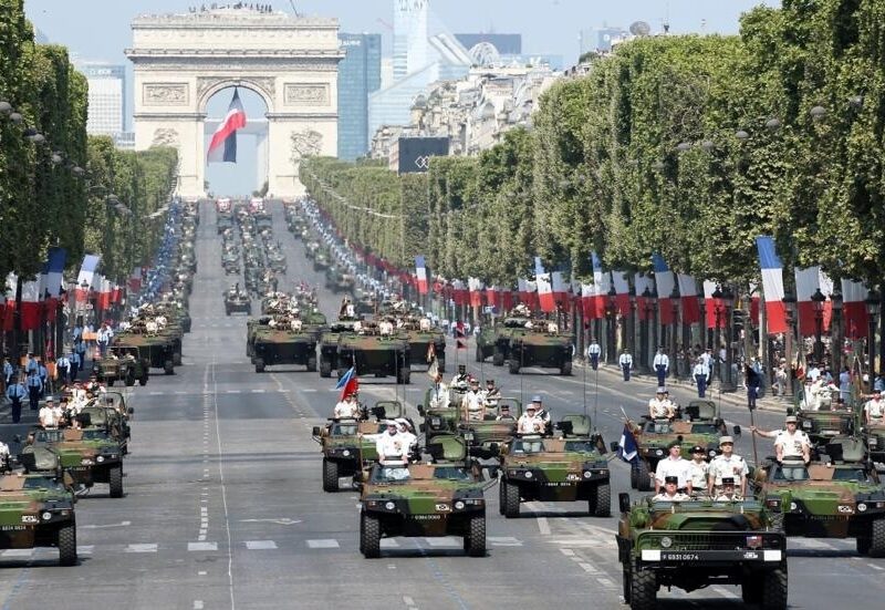 عرض عسكري بمناسبة العيد الوطني الفرنسي يحضره ماكرون ومودي
