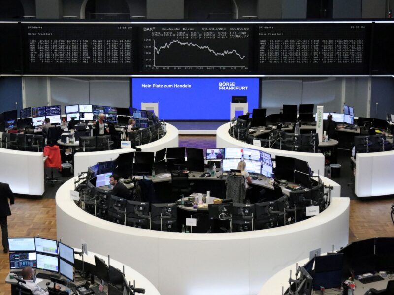 يو.بي.إس يدعم القطاع المالي والأسهم الأوروبية تصعد عند الفتح